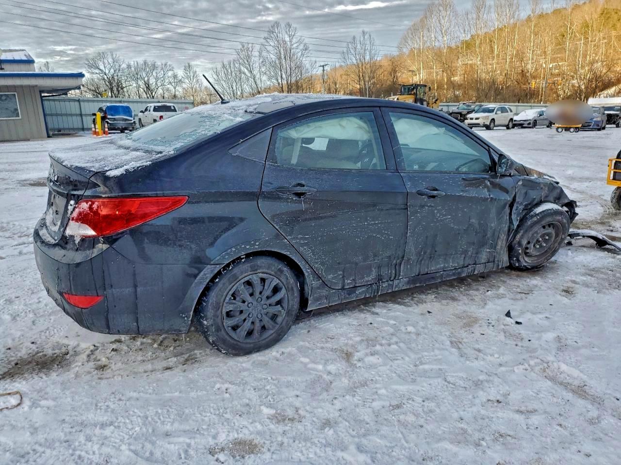 2016 HYUNDAI ACCENT SE photo 5