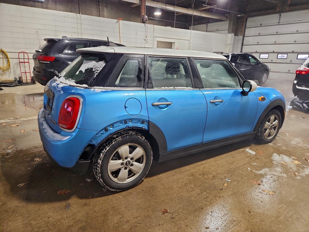 2016 MINI COOPER photo 3