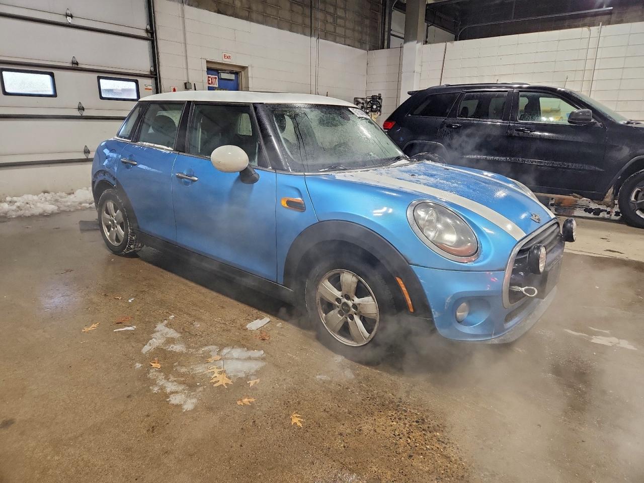 2016 MINI COOPER photo 4