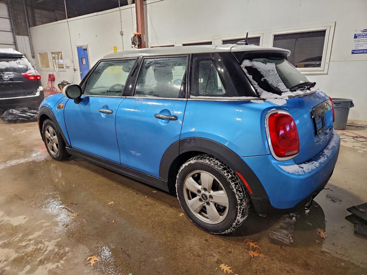 2016 MINI COOPER photo 2
