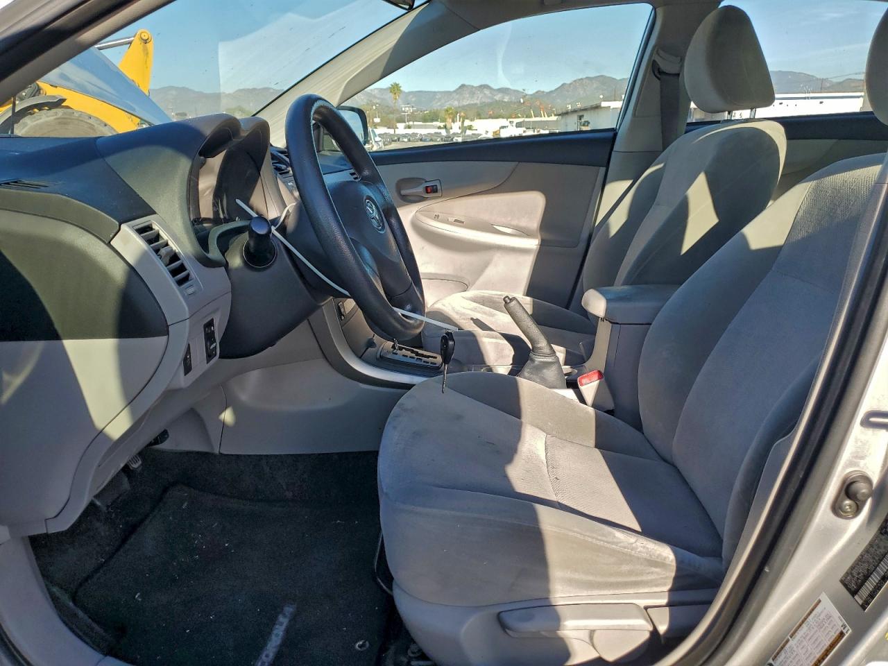 2013 TOYOTA COROLLA BASE photo 7