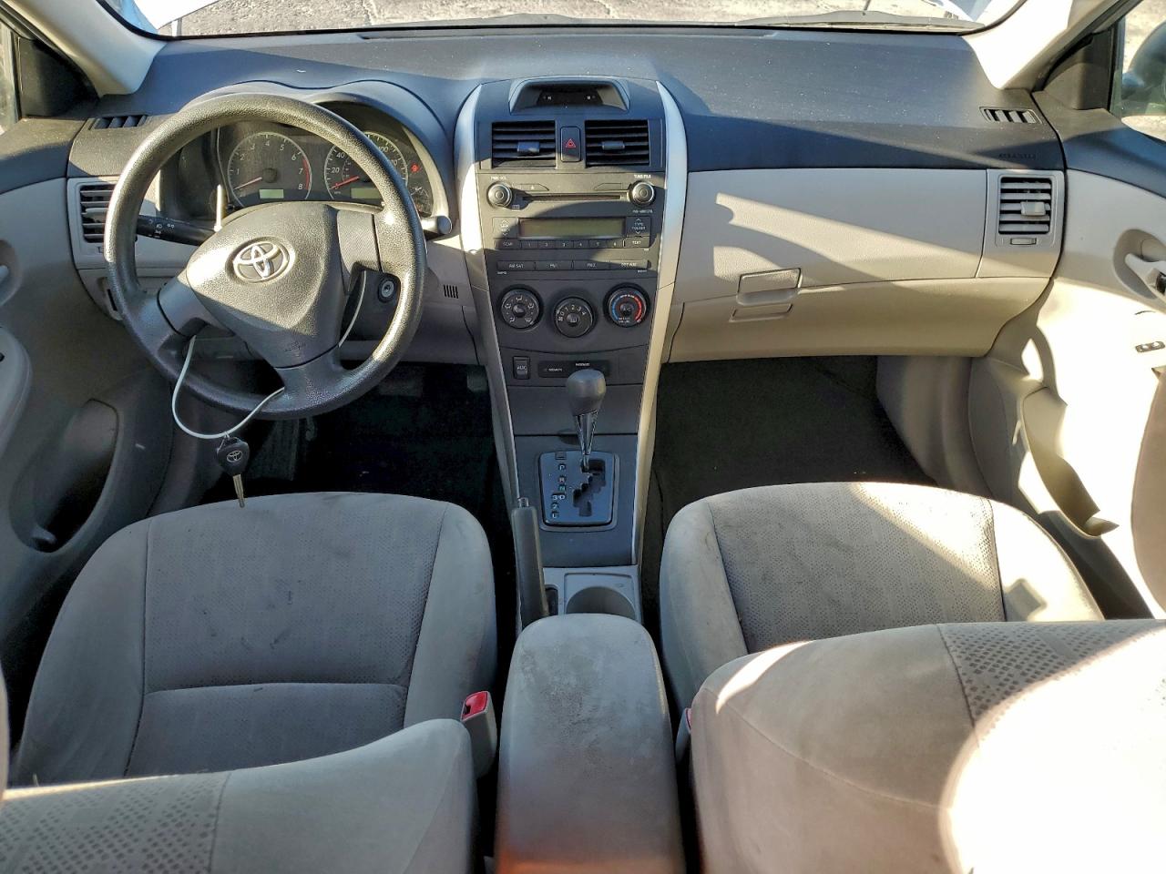 2013 TOYOTA COROLLA BASE photo 8