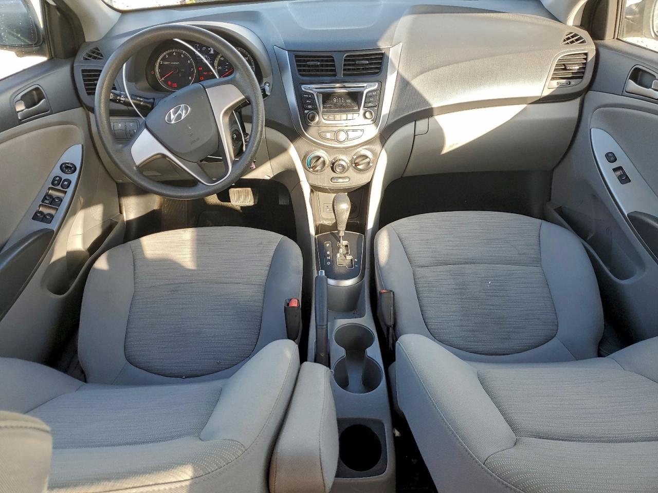 2016 HYUNDAI ACCENT SE photo 8