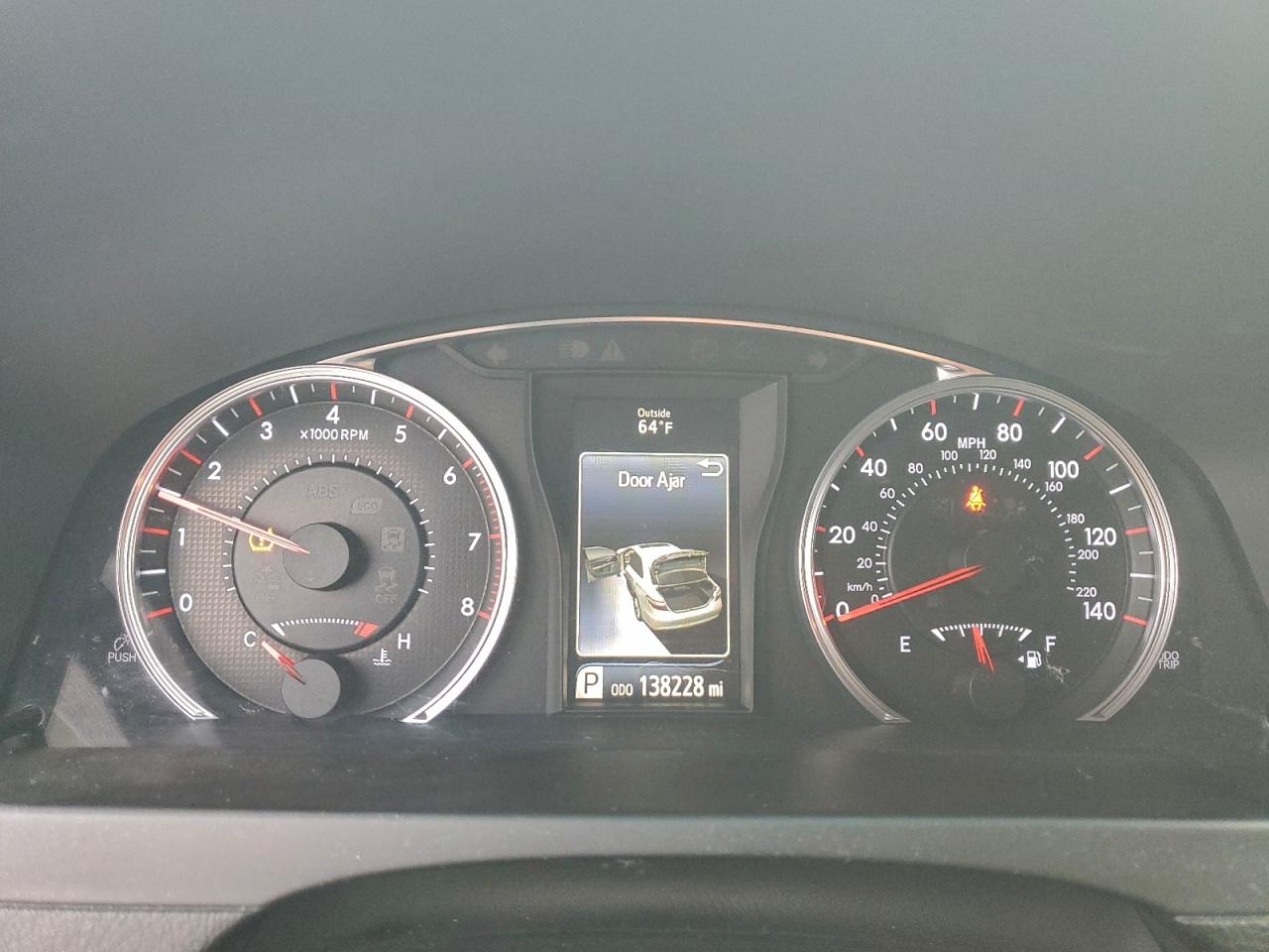 2016 TOYOTA CAMRY SE photo 9