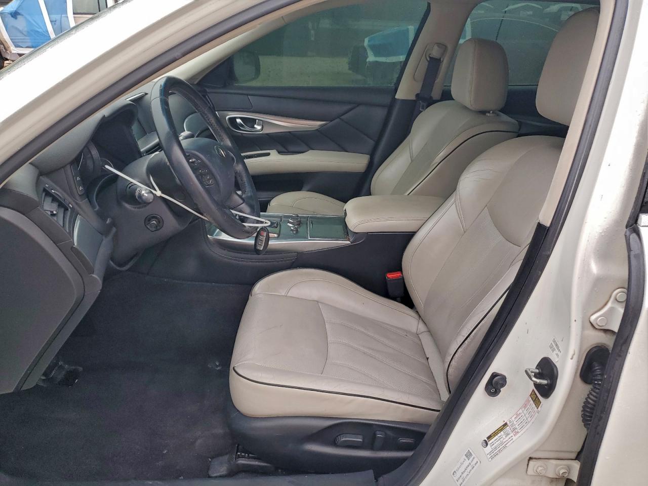 2018 INFINITI Q70L 3.7 LUXE photo 7