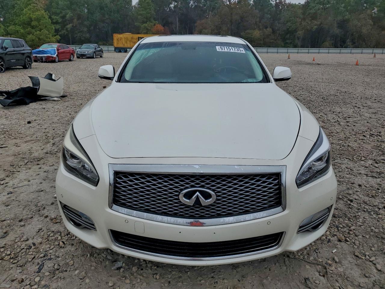 2018 INFINITI Q70L 3.7 LUXE photo 5