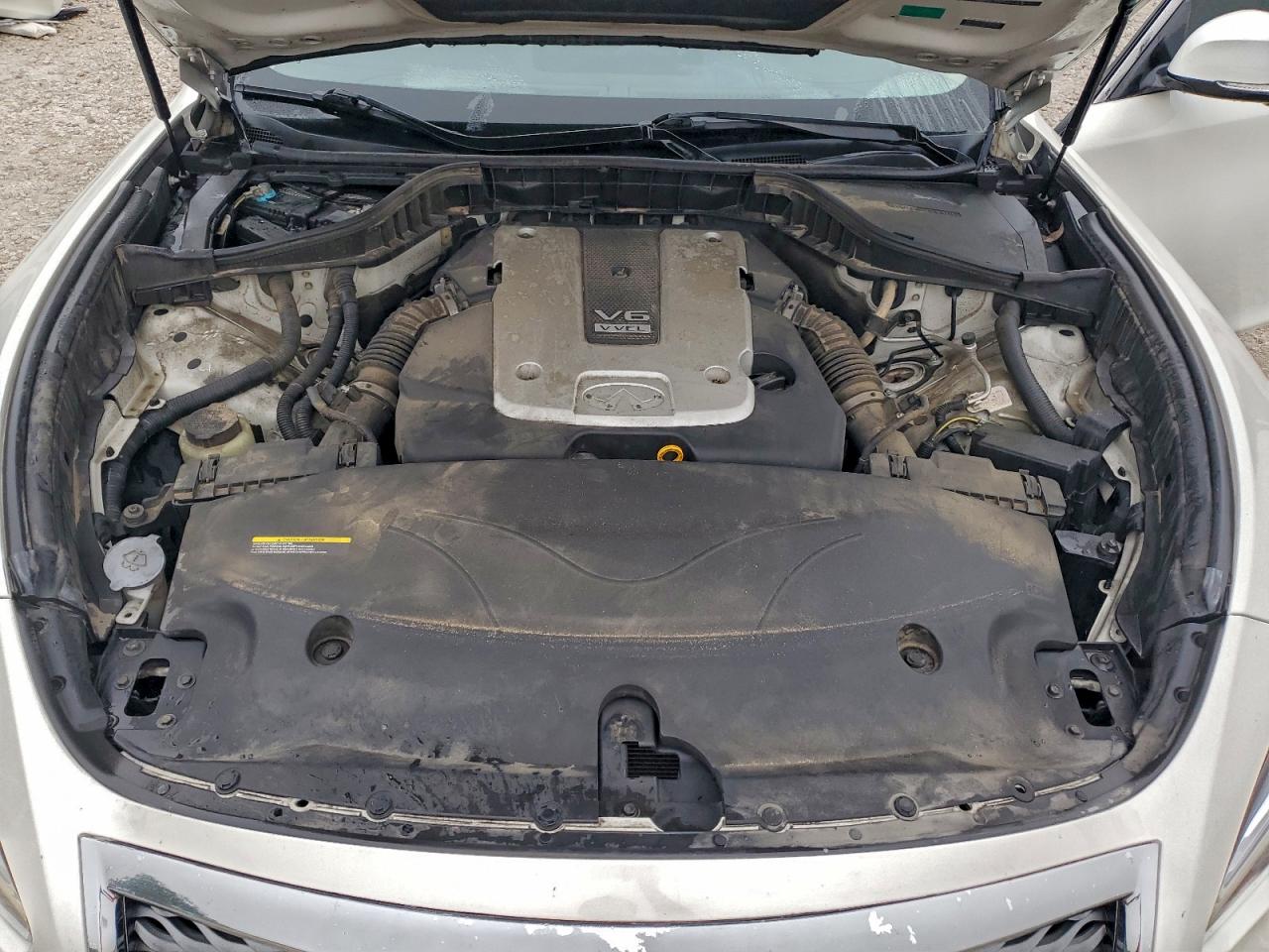 2018 INFINITI Q70L 3.7 LUXE photo 11