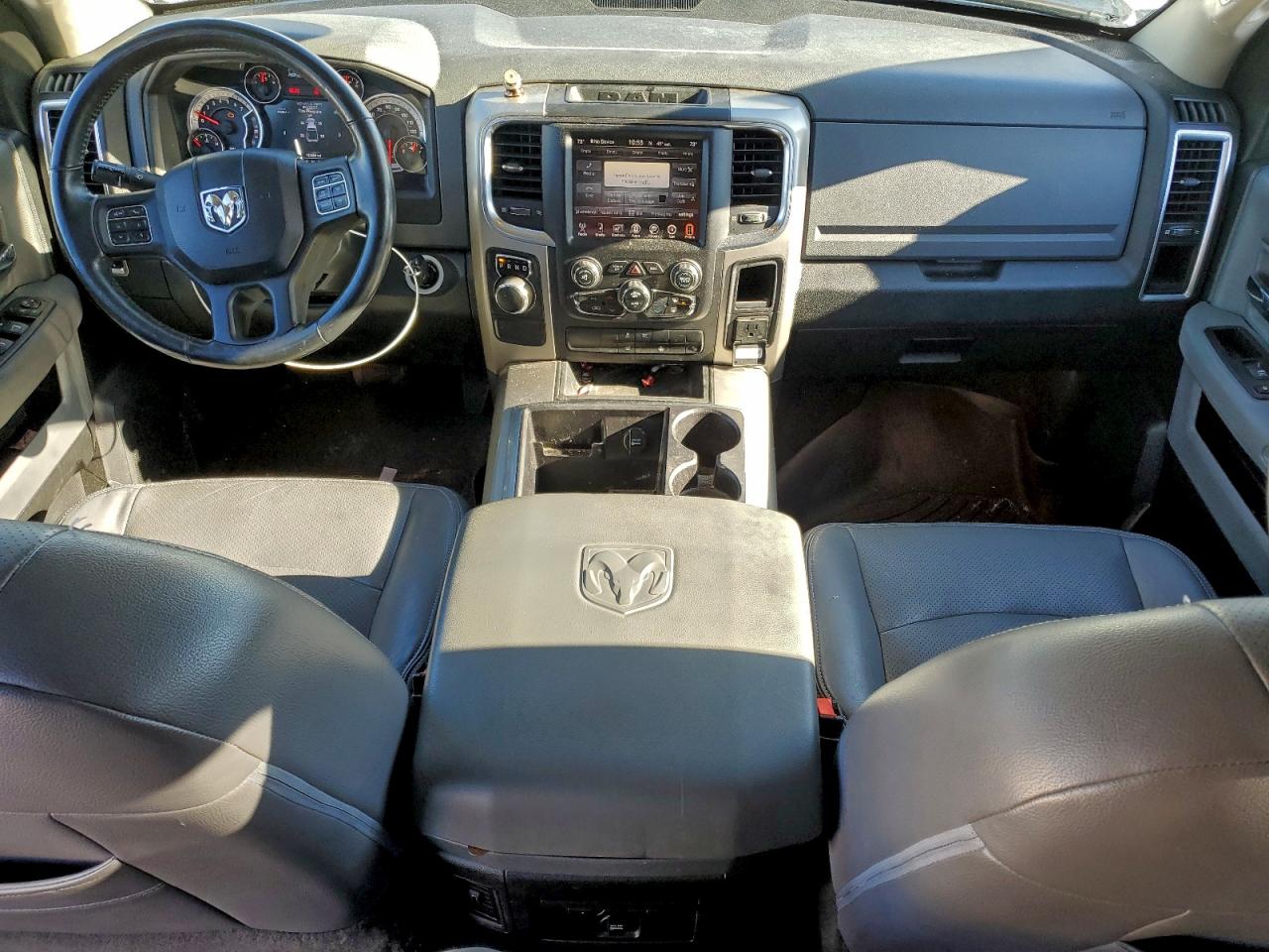 2015 RAM 1500 SLT photo 8