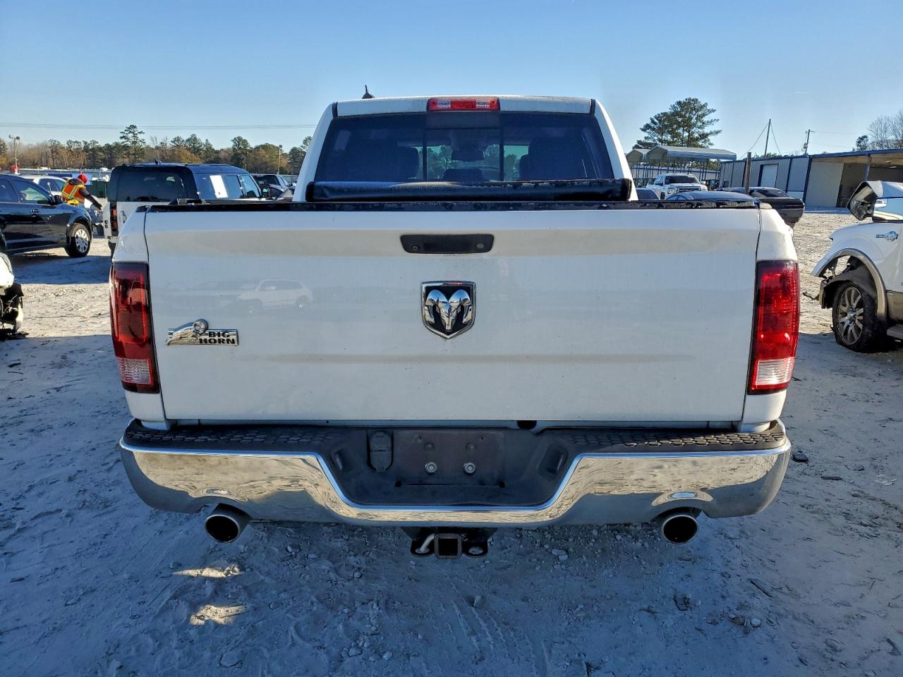 2015 RAM 1500 SLT photo 6