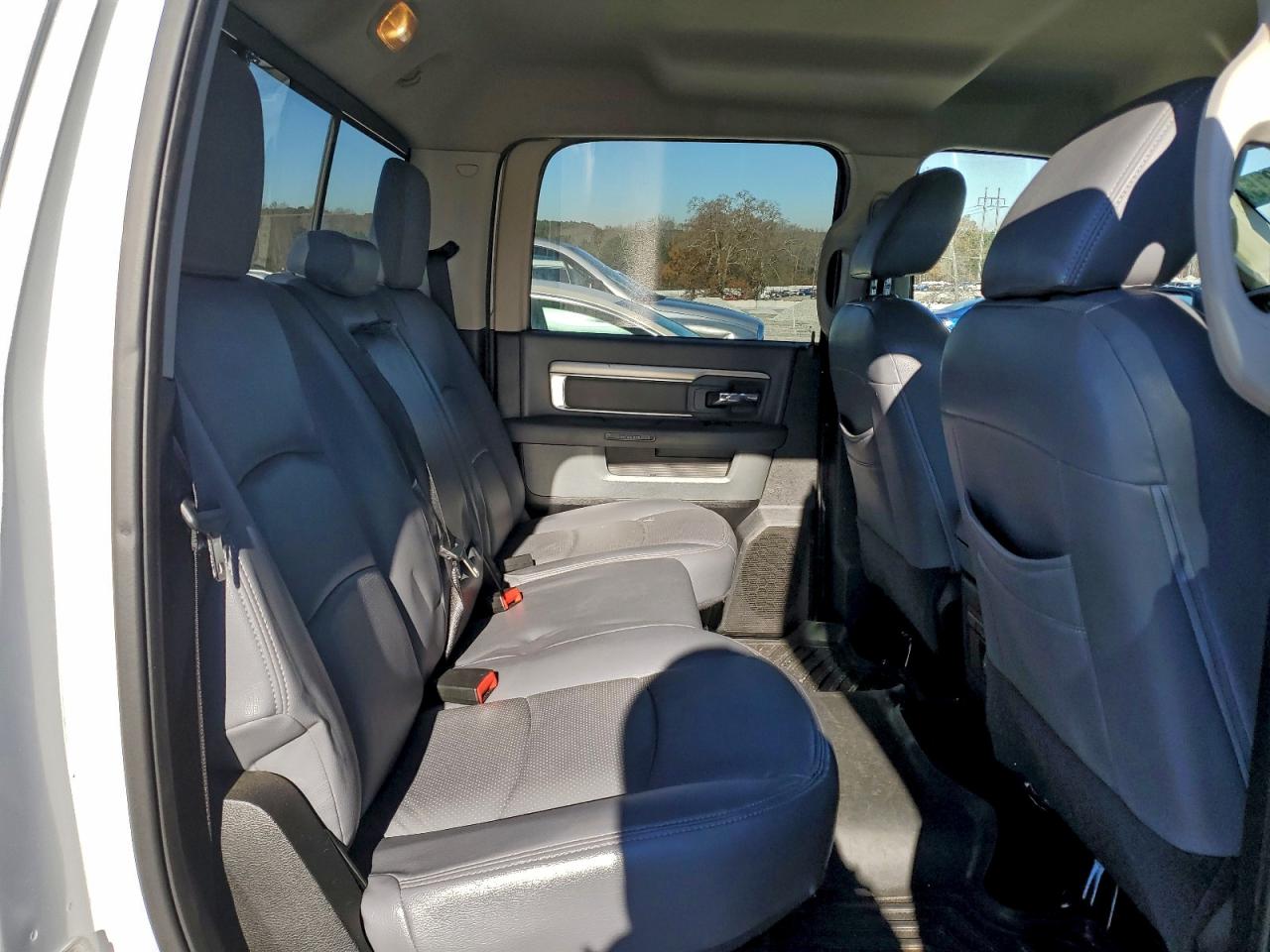 2015 RAM 1500 SLT photo 10