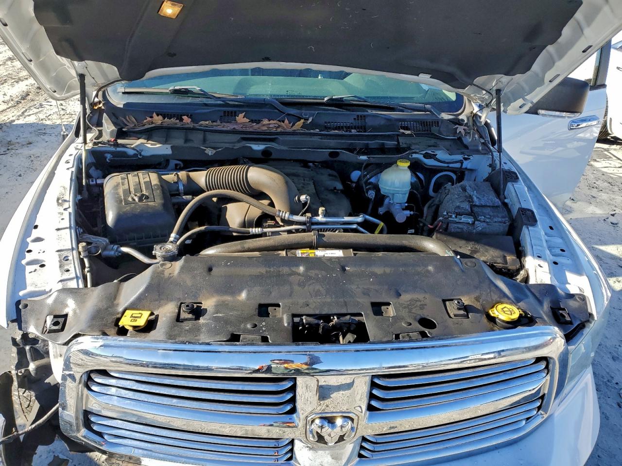 2015 RAM 1500 SLT photo 11