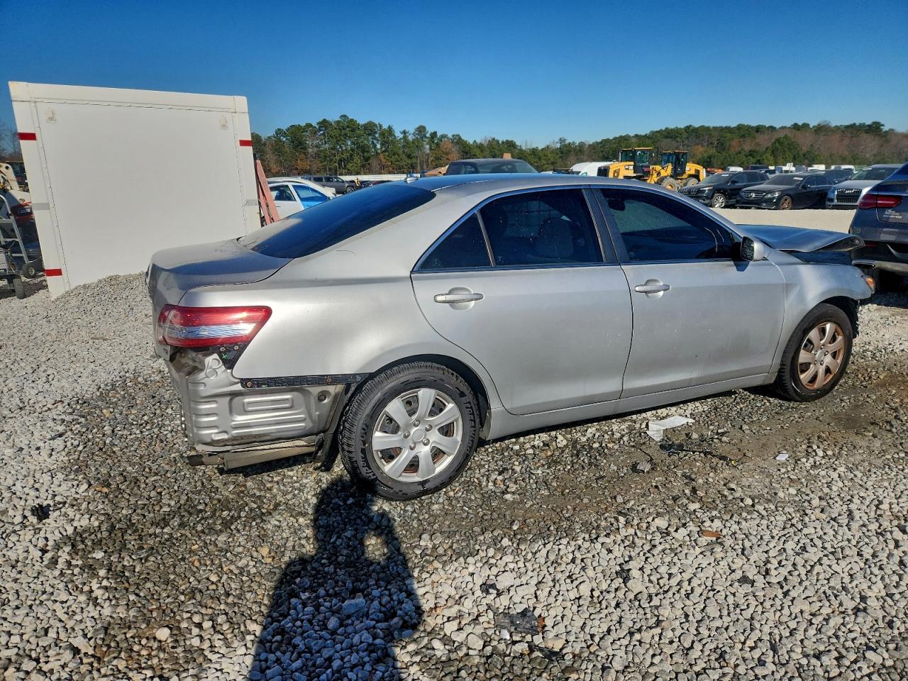 2011 TOYOTA CAMRY BASE photo 3