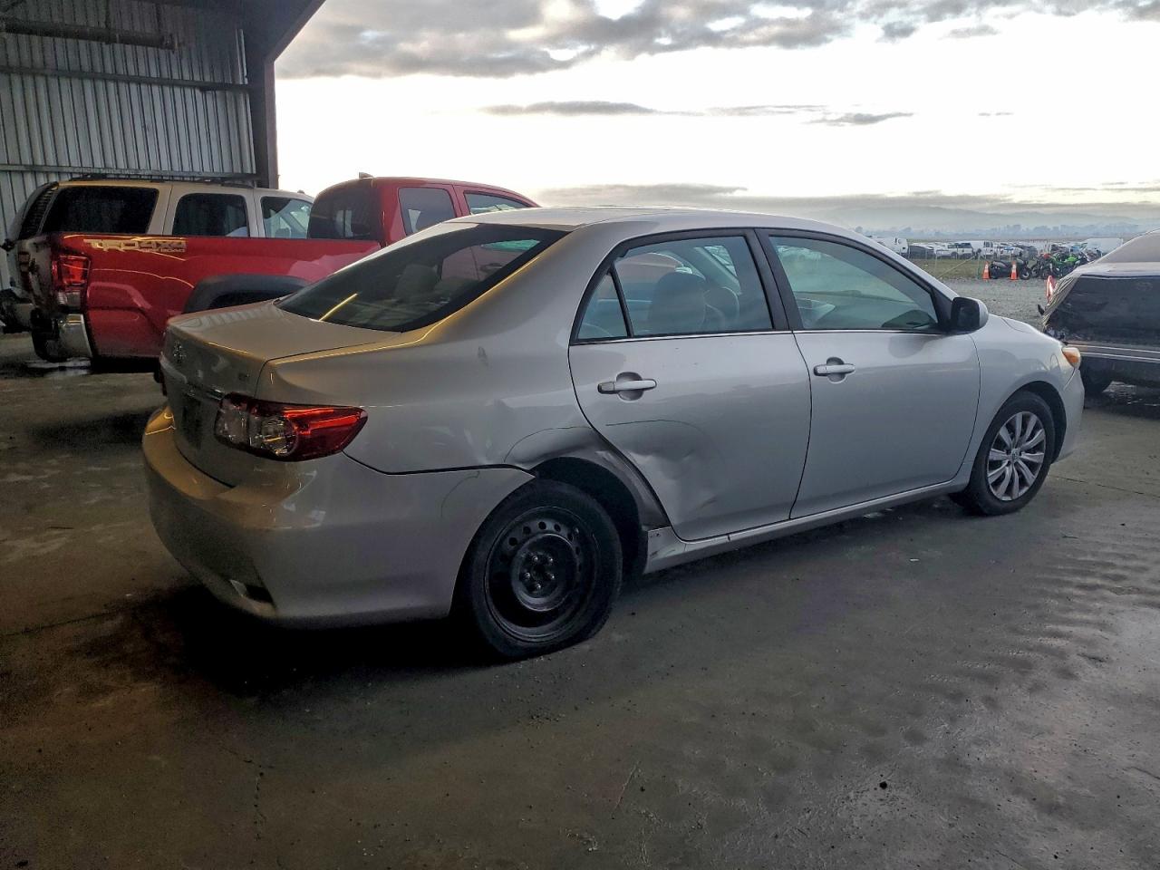 2013 TOYOTA COROLLA BASE photo 7