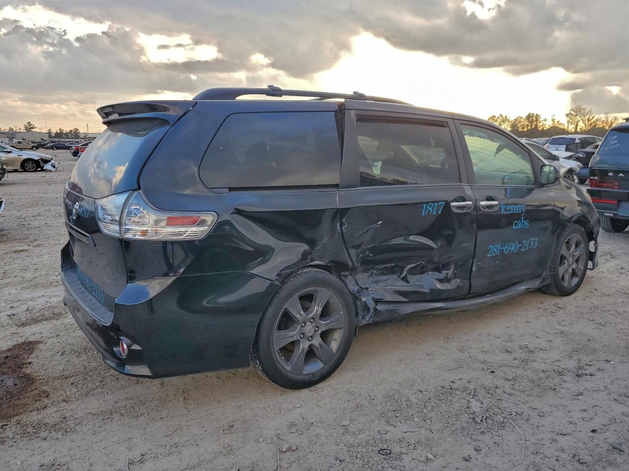 2015 TOYOTA SIENNA SPORT photo 3