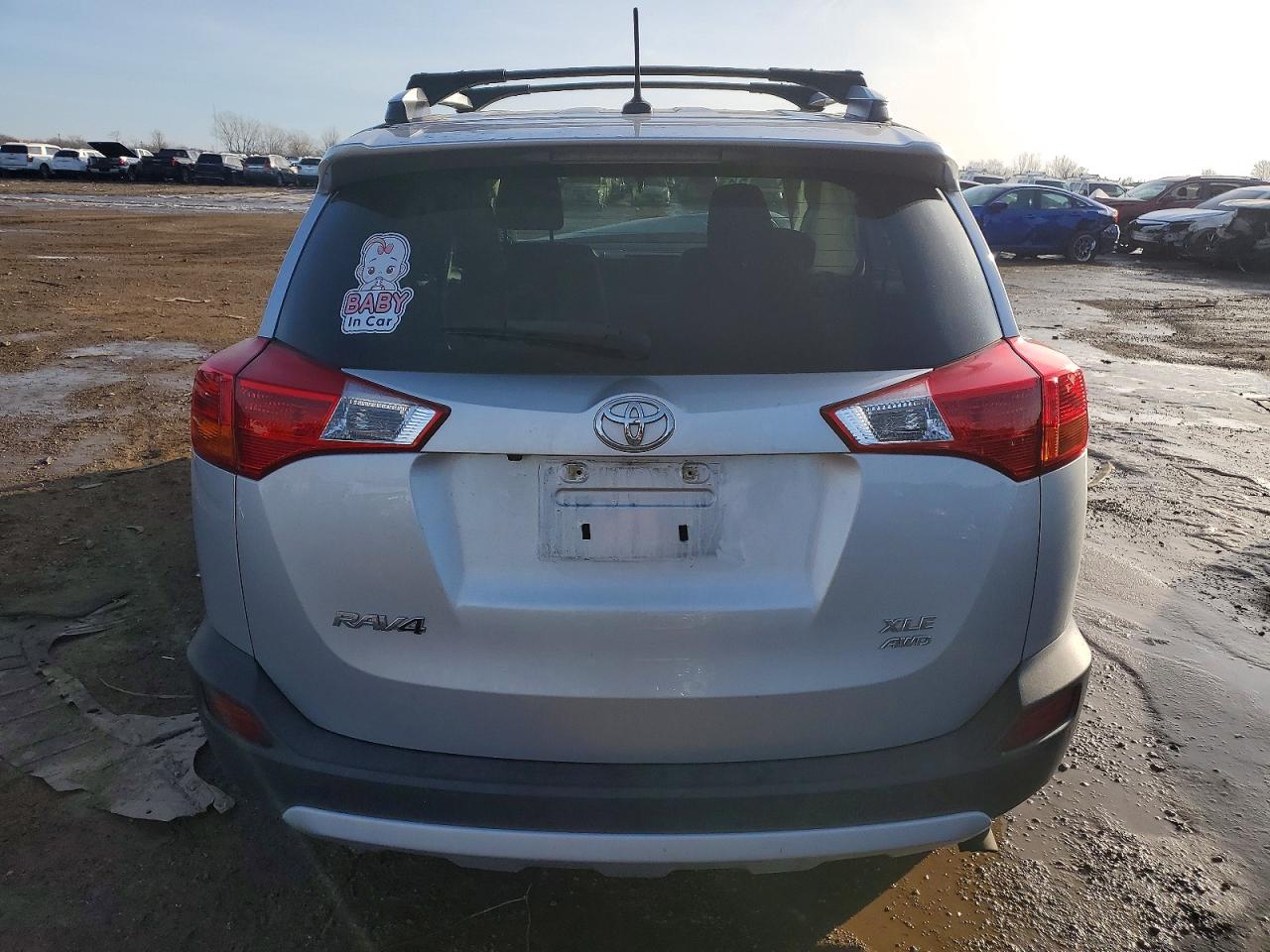 2015 TOYOTA RAV4 XLE photo 11
