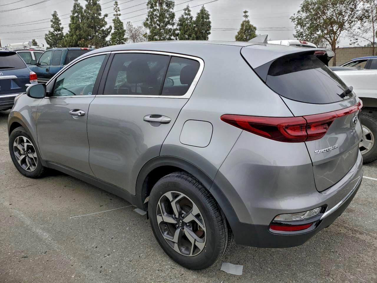 2021 KIA SPORTAGE LX photo 2