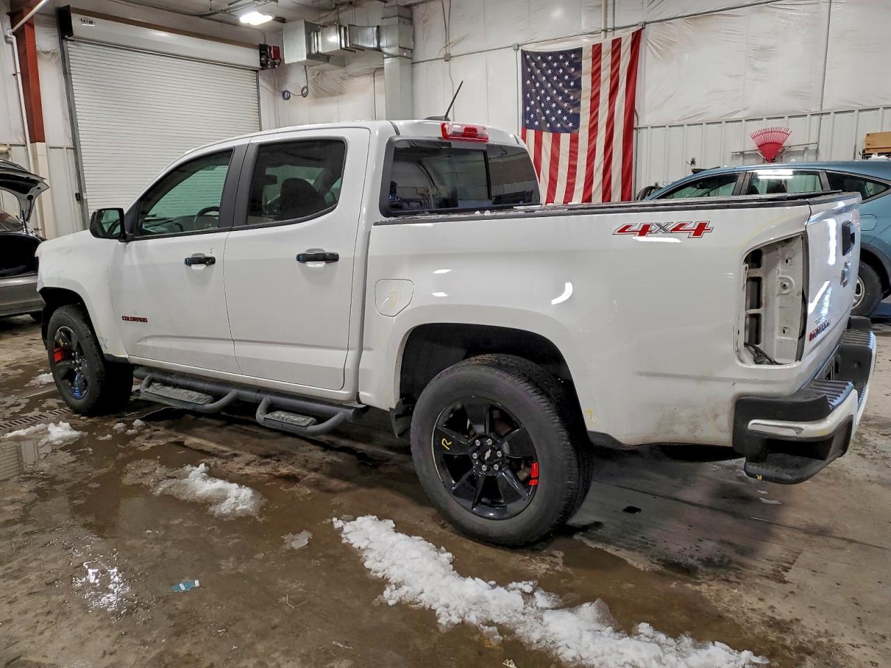 2020 CHEVROLET COLORADO LT photo 2