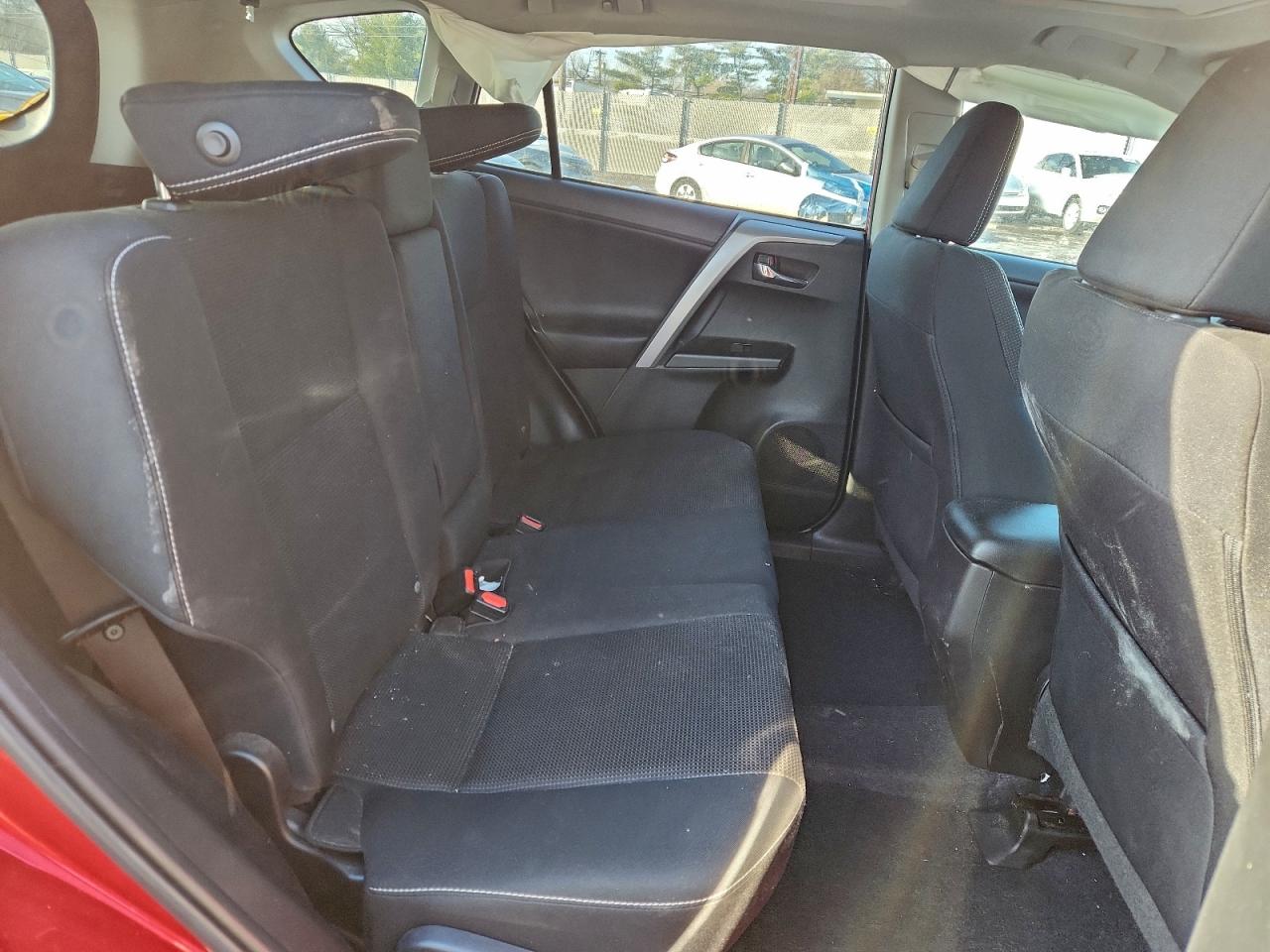 2016 TOYOTA RAV4 XLE photo 21