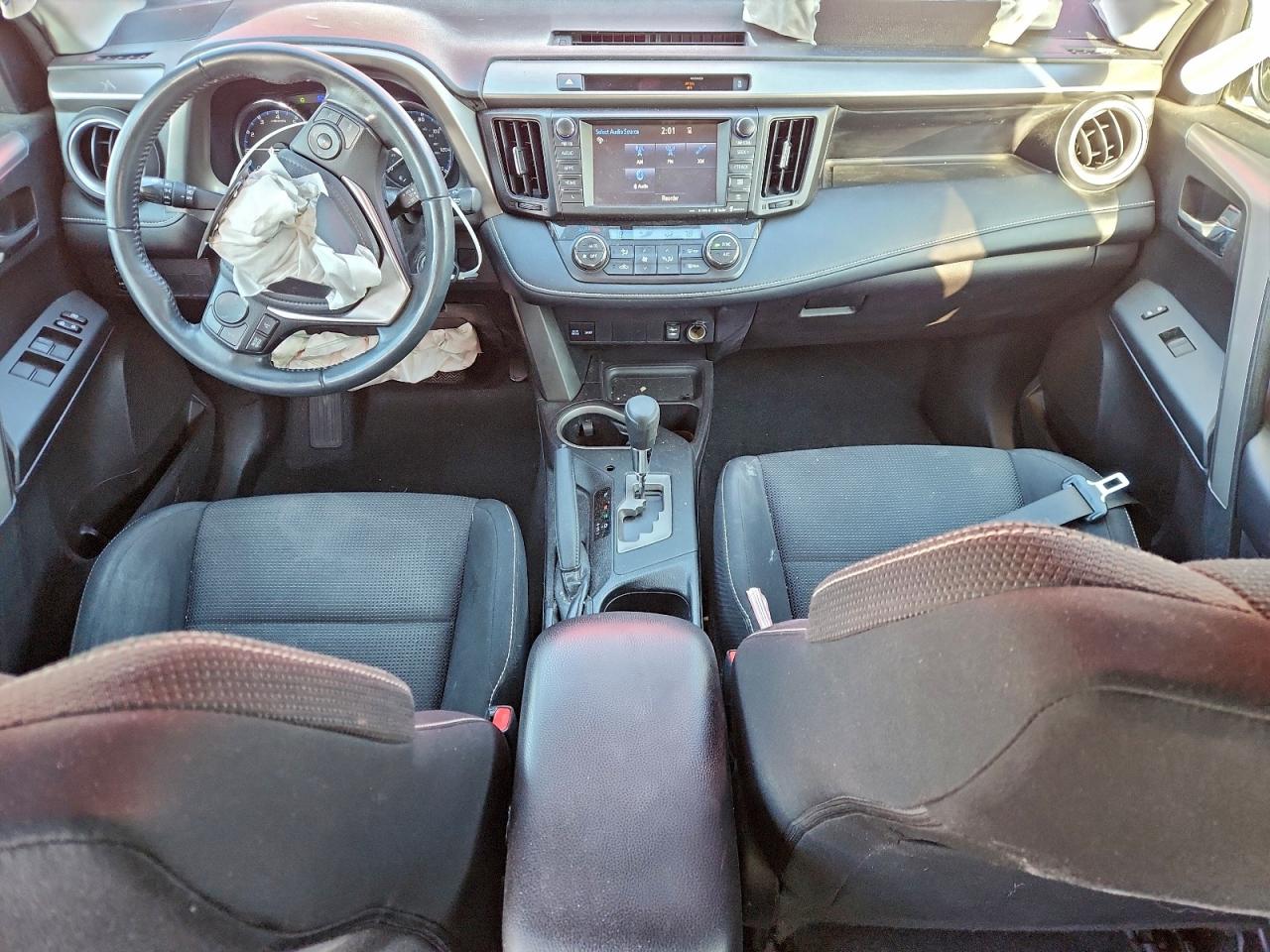 2016 TOYOTA RAV4 XLE photo 15