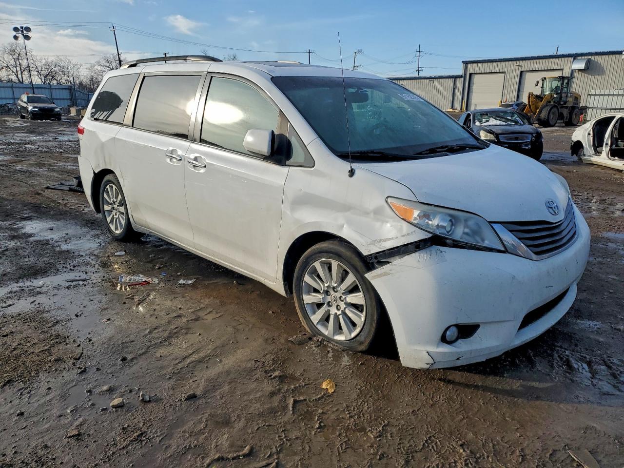 2014 TOYOTA SIENNA XLE photo 7