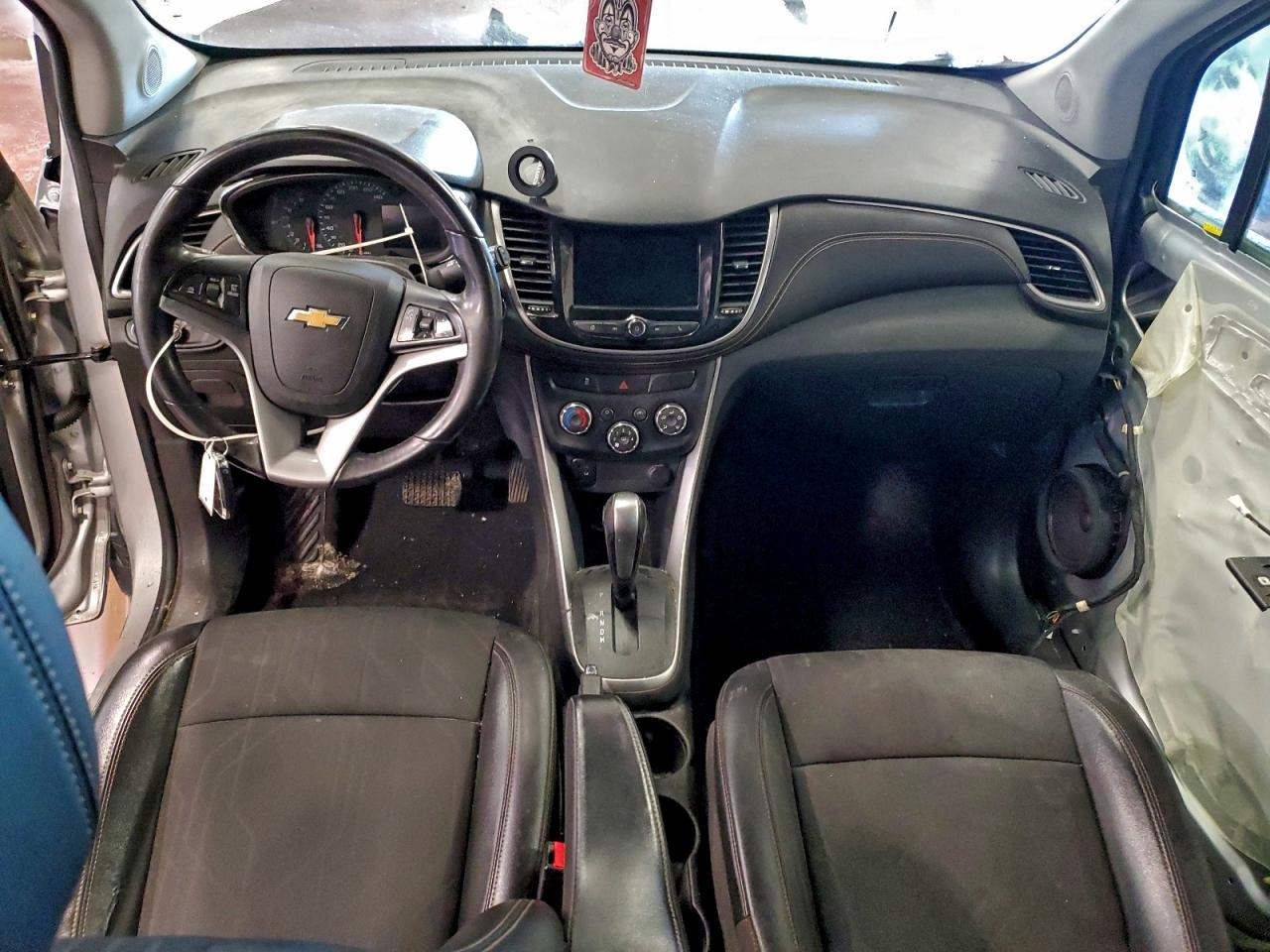 2018 CHEVROLET TRAX 1LT photo 8
