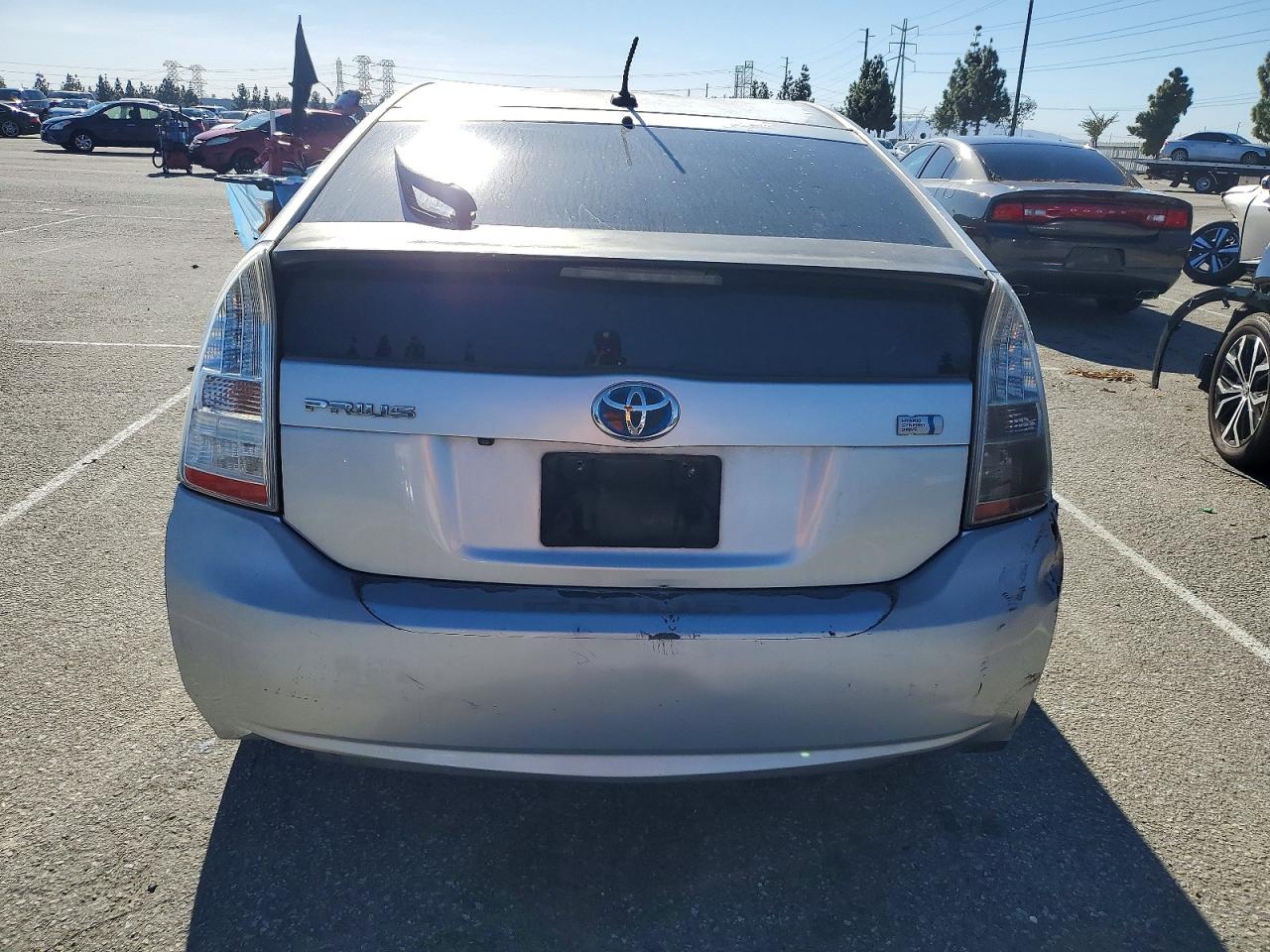 2011 TOYOTA PRIUS photo 6