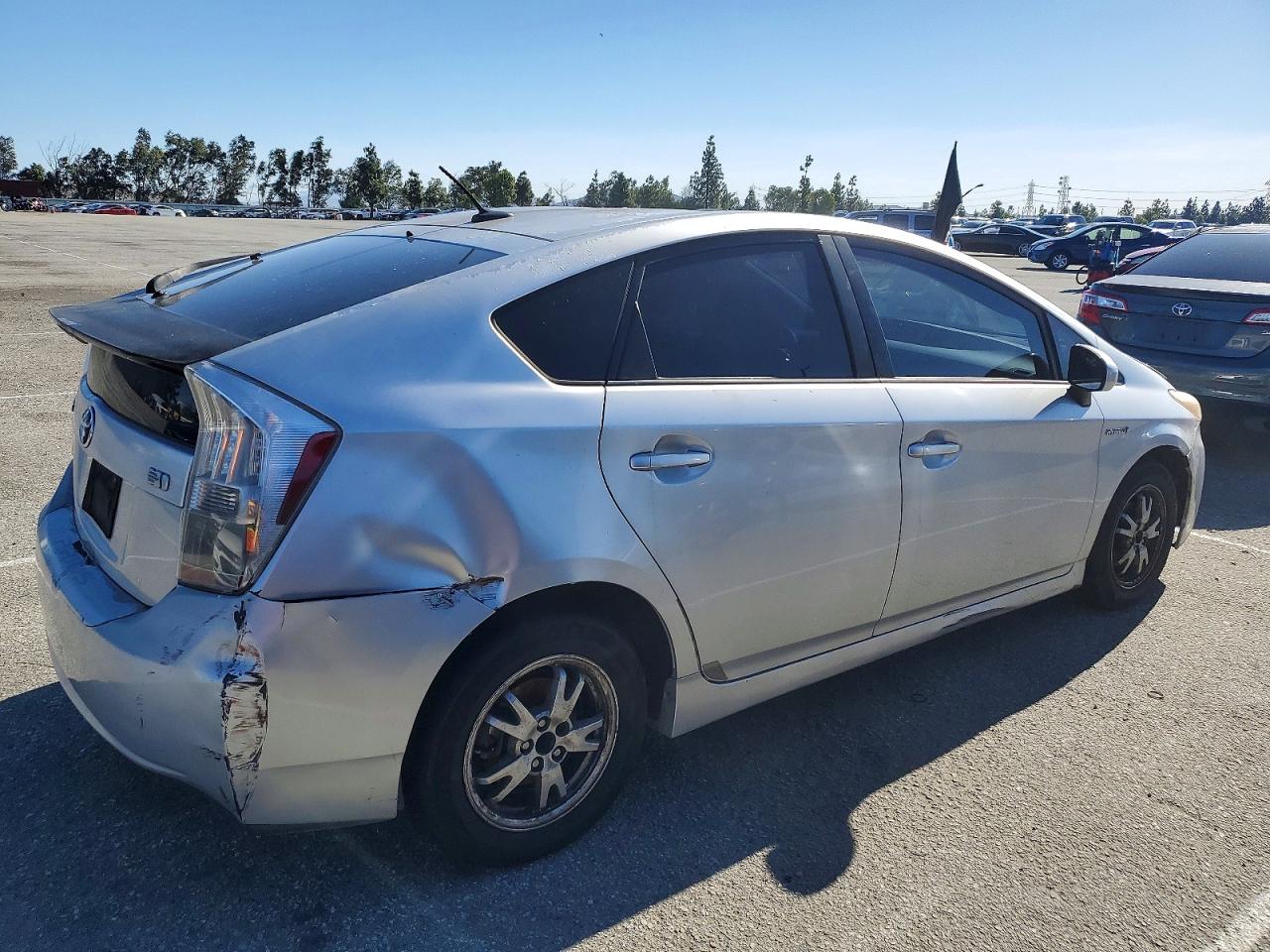 2011 TOYOTA PRIUS photo 3