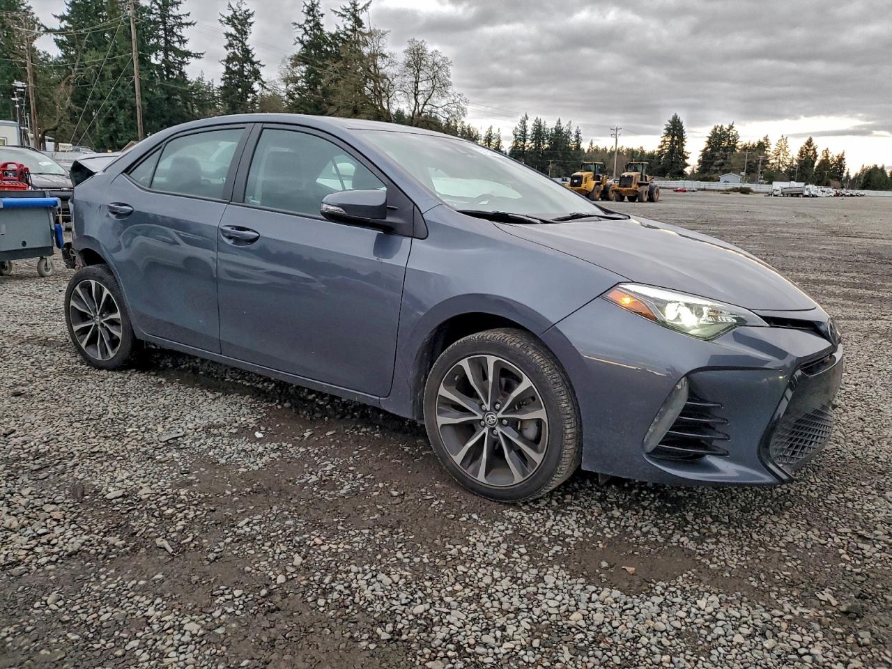 2017 TOYOTA COROLLA L photo 4