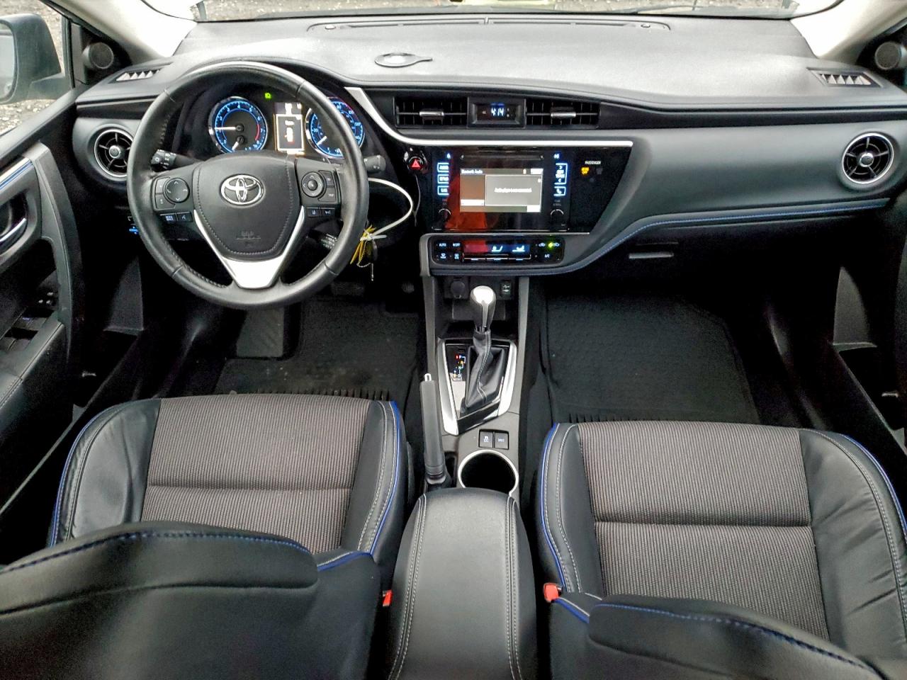 2017 TOYOTA COROLLA L photo 8