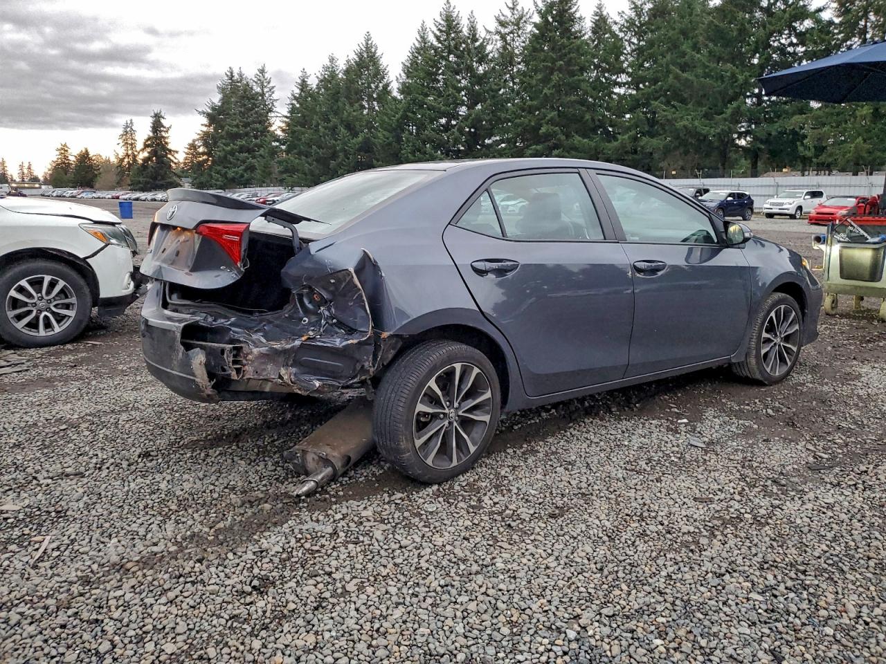 2017 TOYOTA COROLLA L photo 3