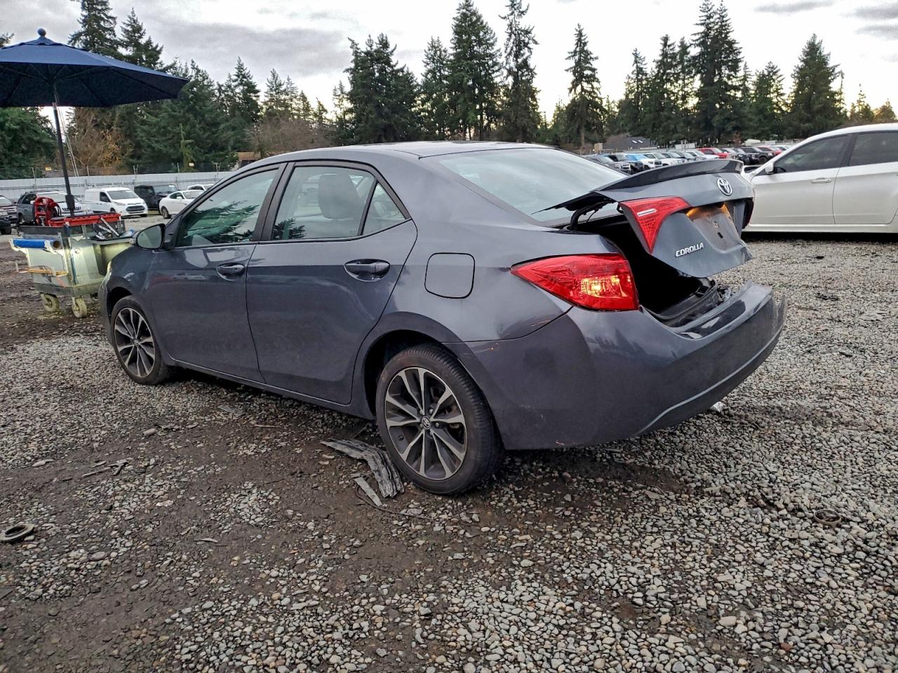 2017 TOYOTA COROLLA L photo 2