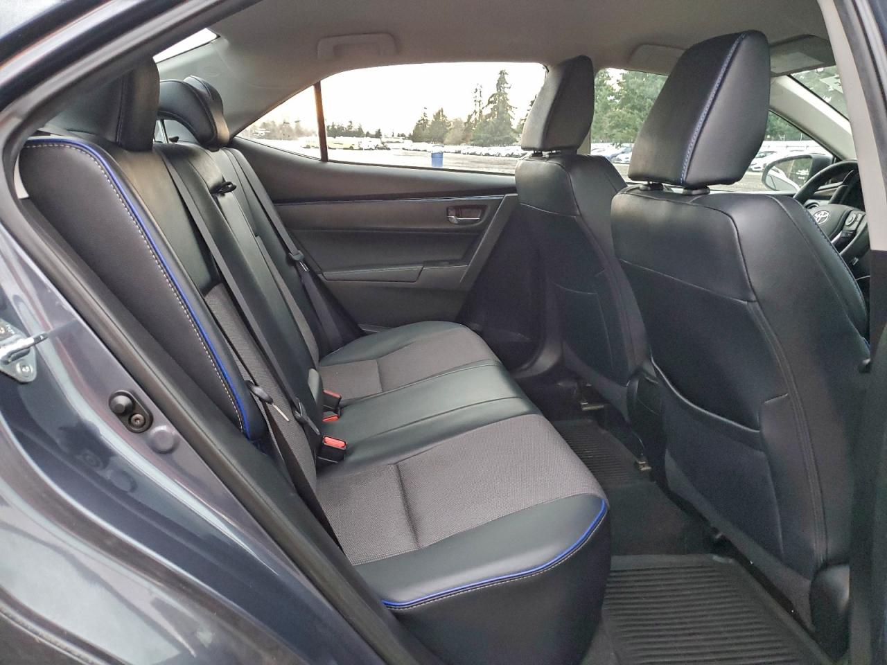 2017 TOYOTA COROLLA L photo 10