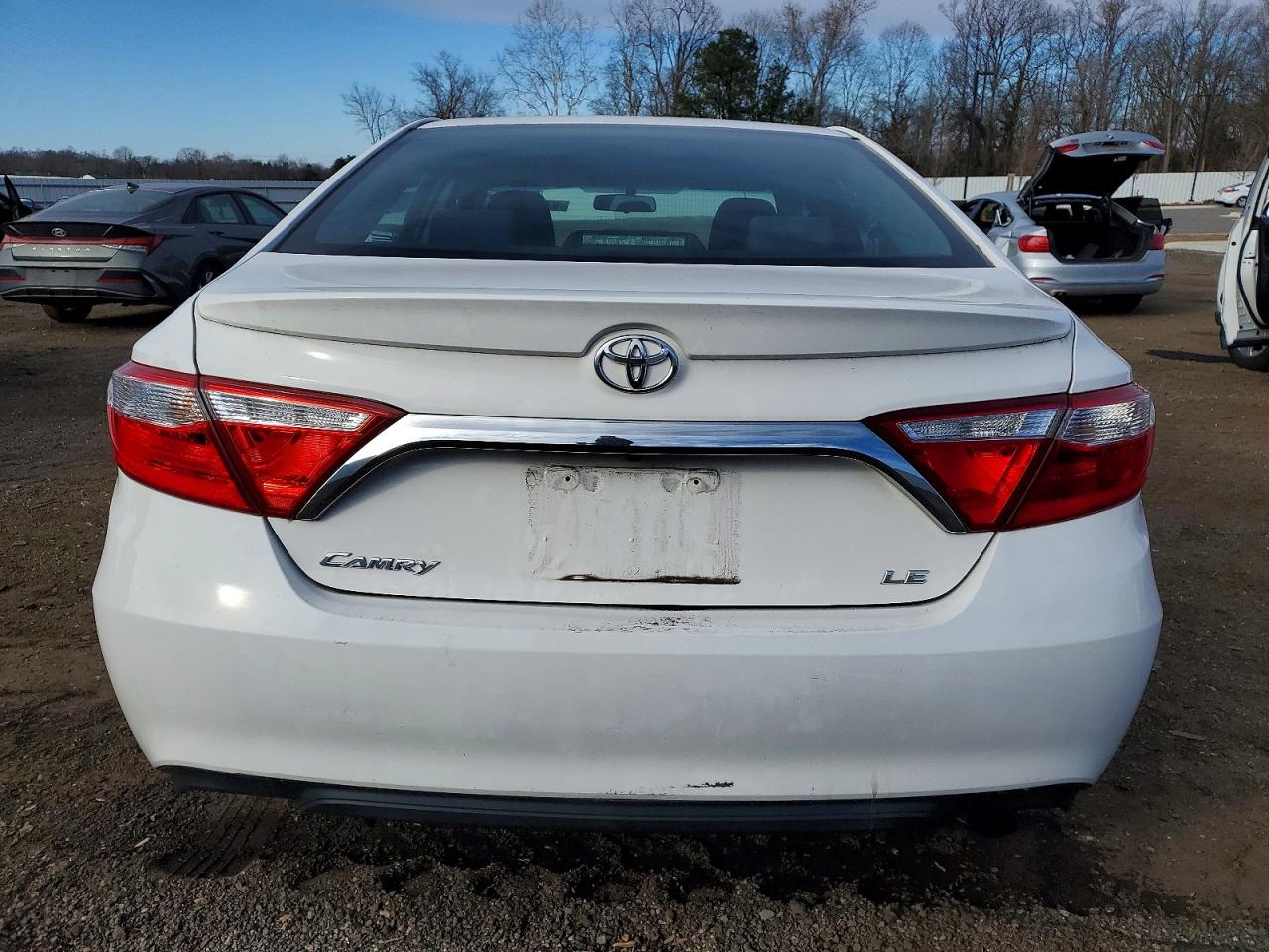 2017 TOYOTA CAMRY LE photo 11