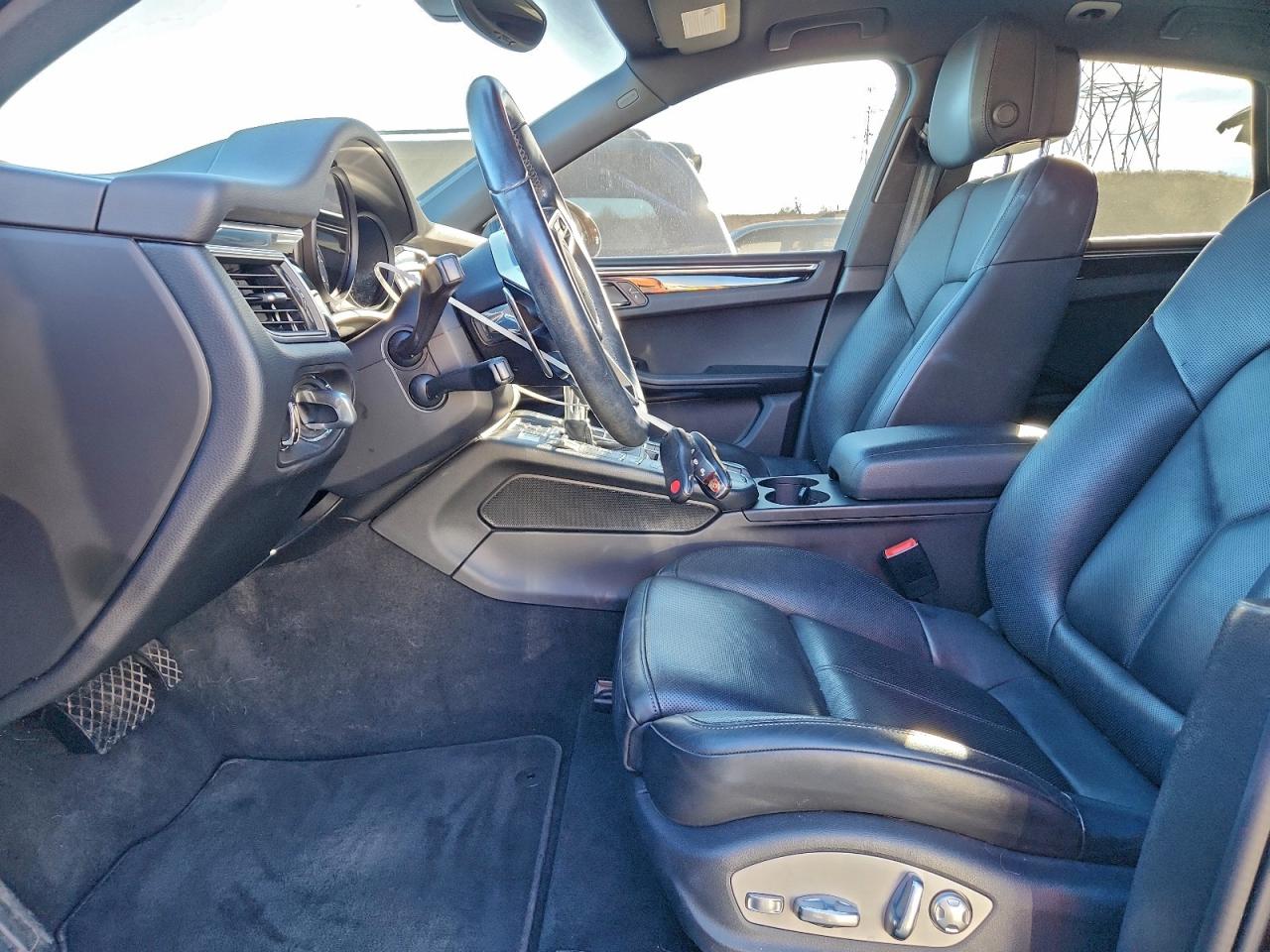 2016 PORSCHE MACAN S photo 19