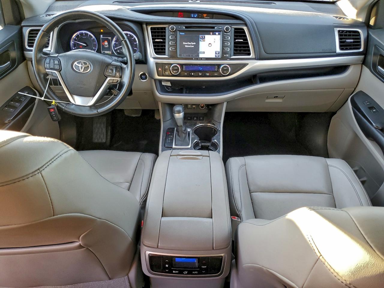 2019 TOYOTA HIGHLANDER SE photo 15