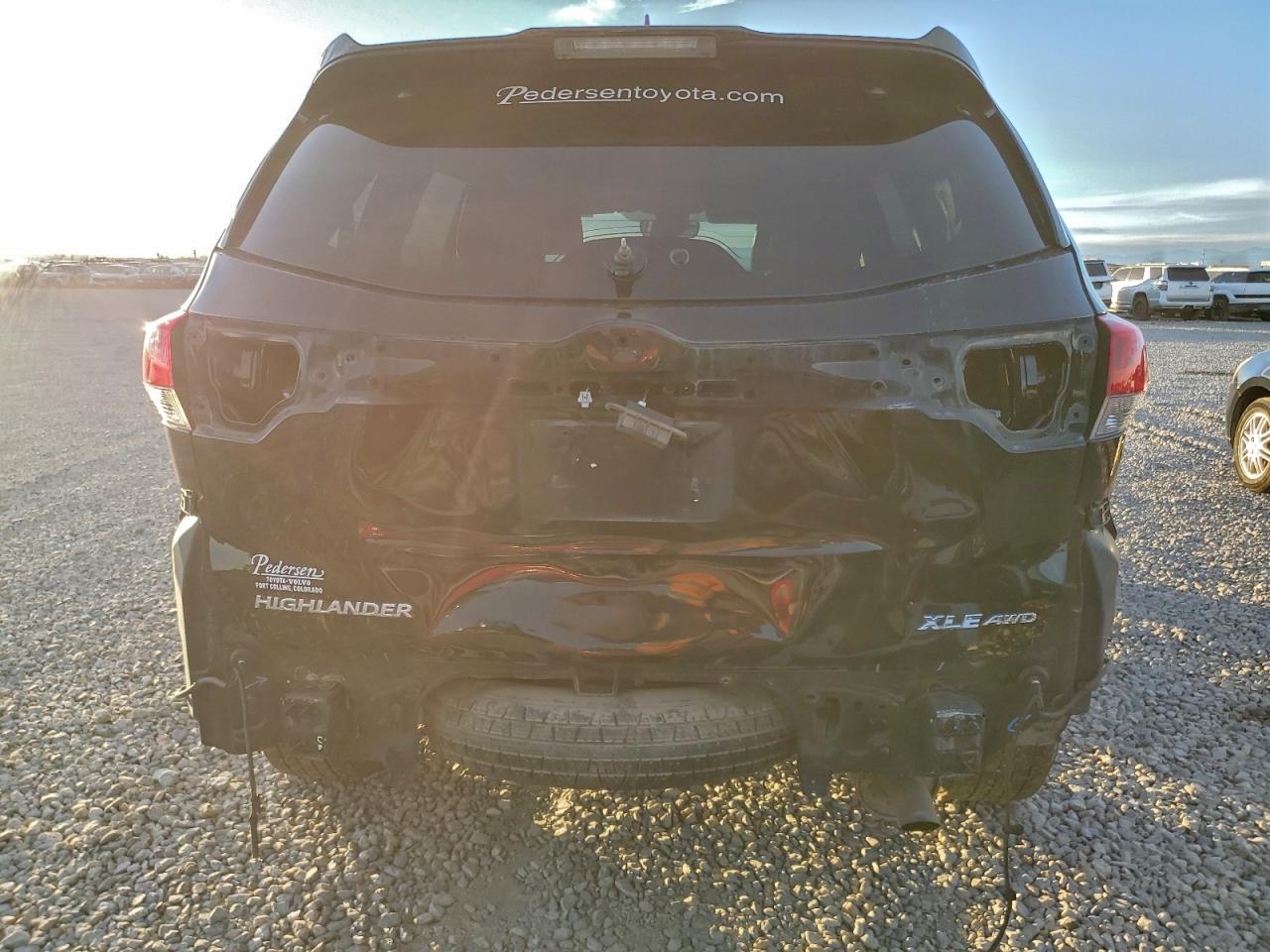 2019 TOYOTA HIGHLANDER SE photo 11