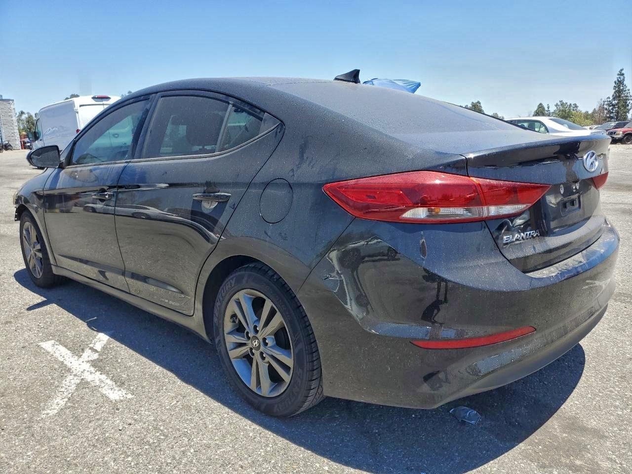 2017 HYUNDAI ELANTRA SE photo 2
