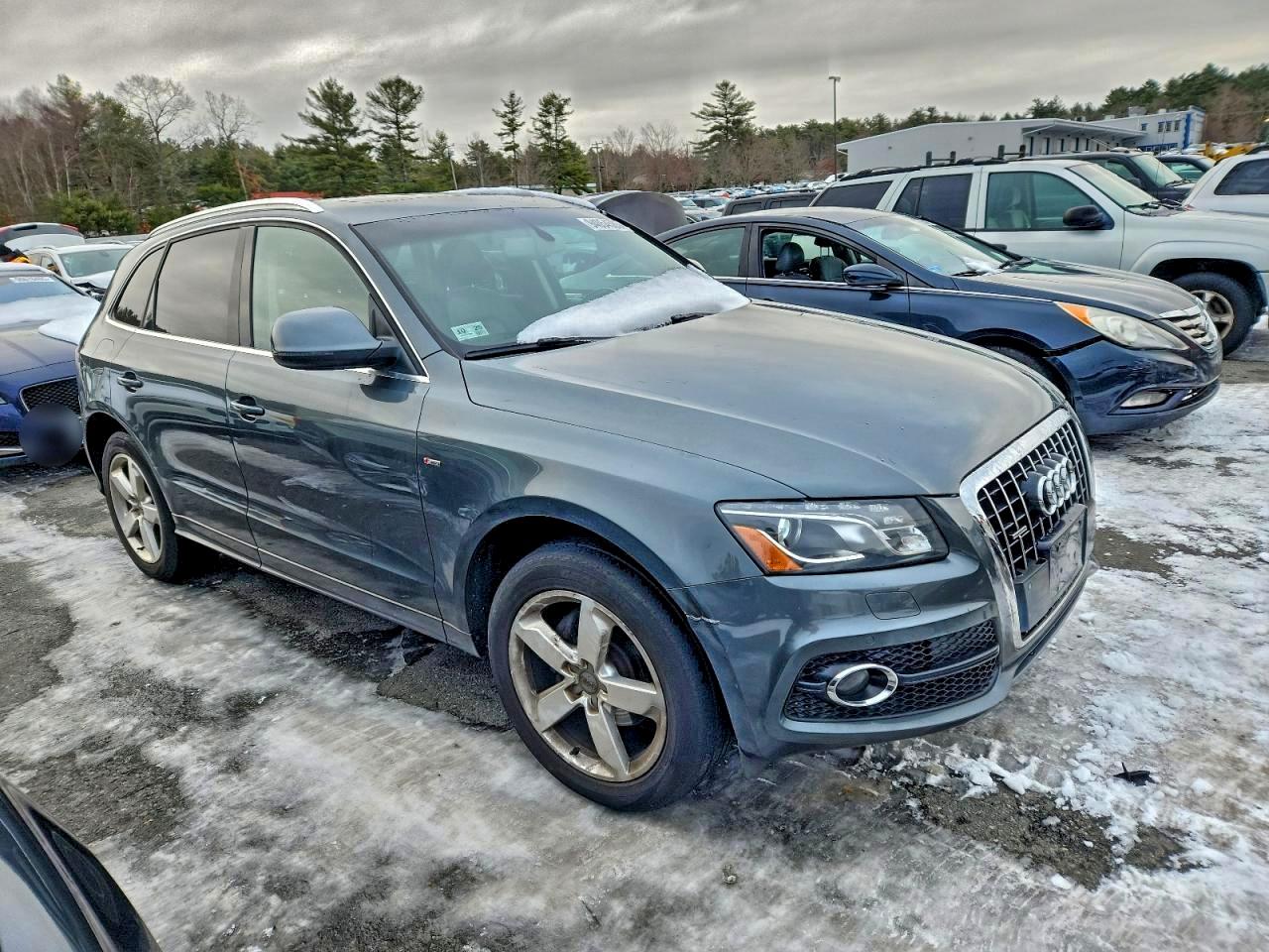 2012 AUDI Q5 PREMIUM PLUS photo 4