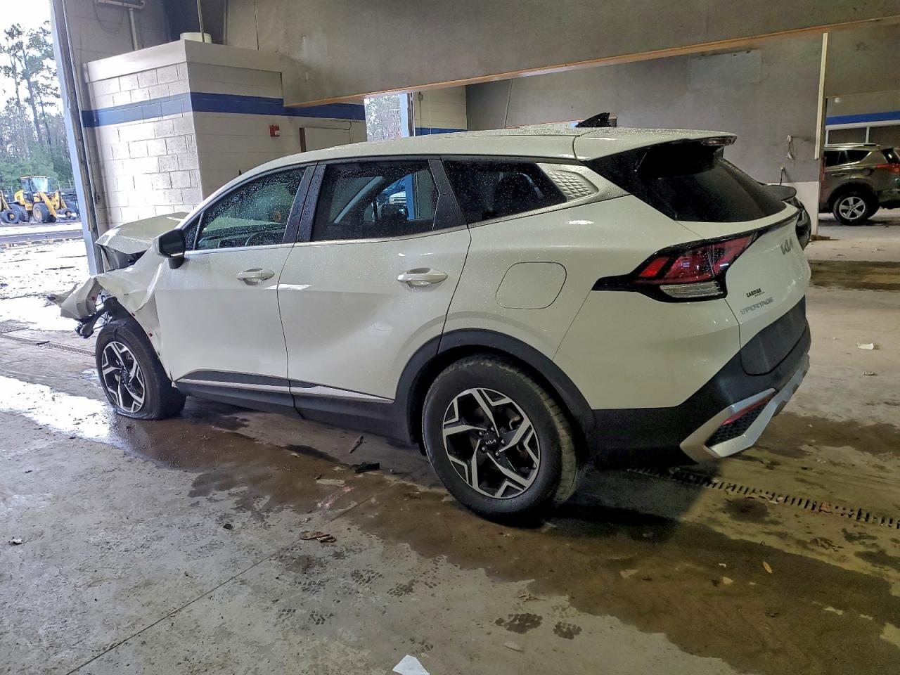 2023 KIA SPORTAGE LX photo 2