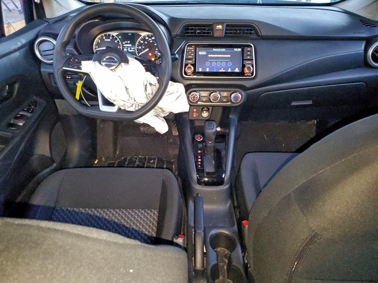 2021 NISSAN VERSA S photo 22