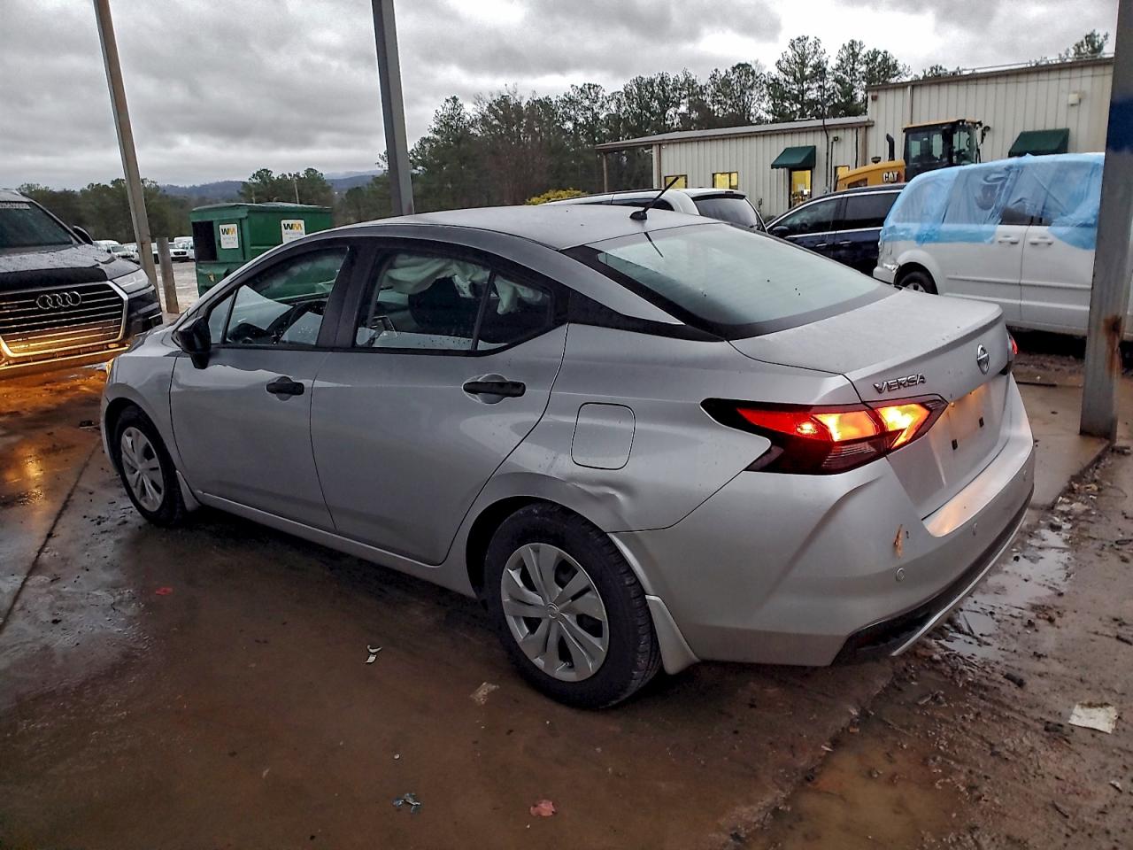 2021 NISSAN VERSA S photo 4