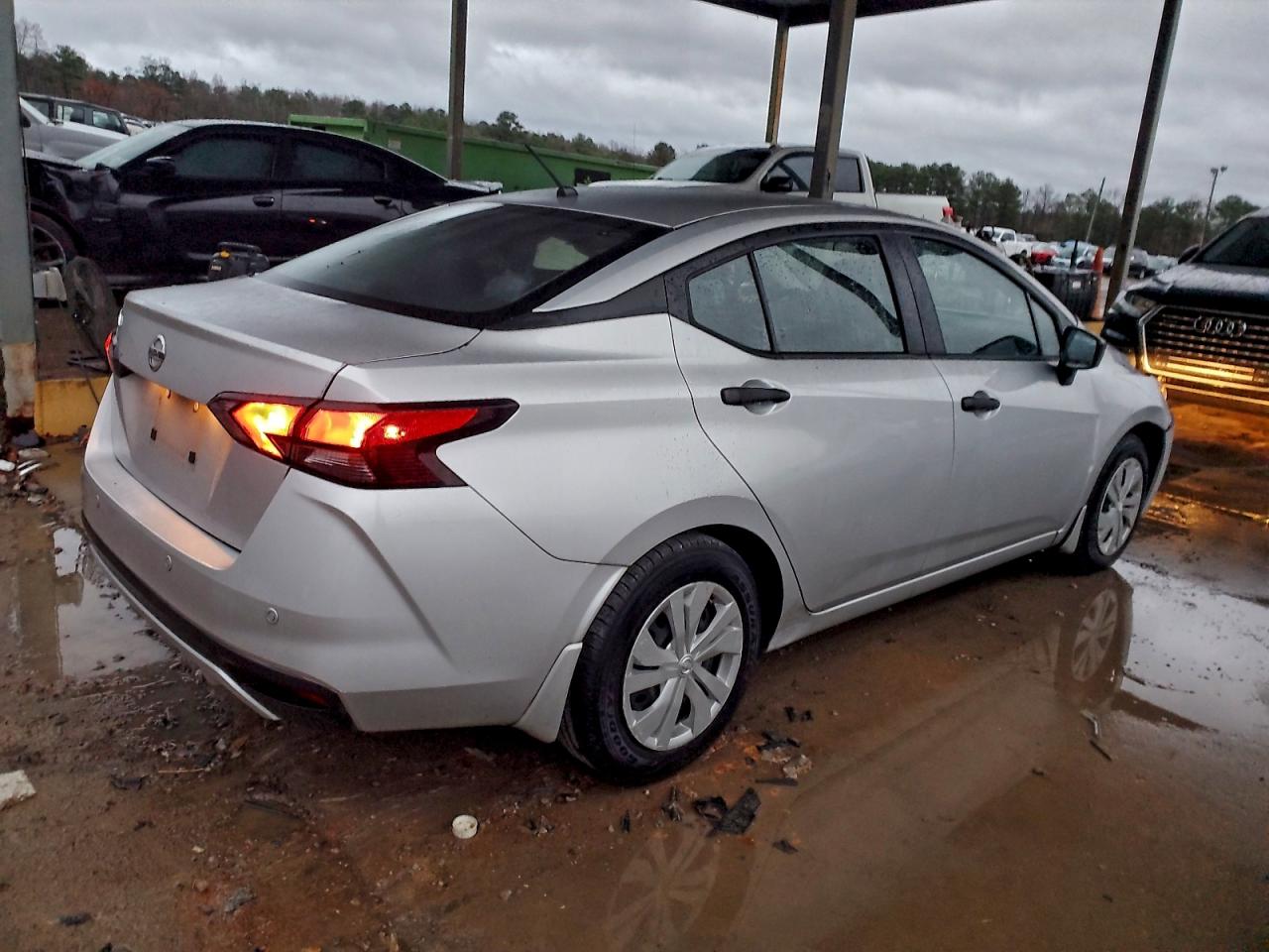 2021 NISSAN VERSA S photo 7