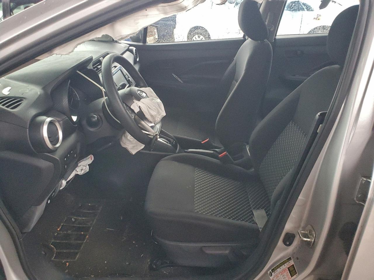 2021 NISSAN VERSA S photo 19