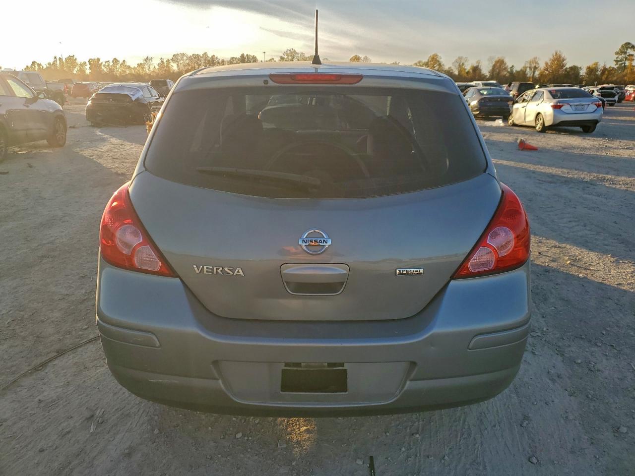 2012 NISSAN VERSA S photo 11