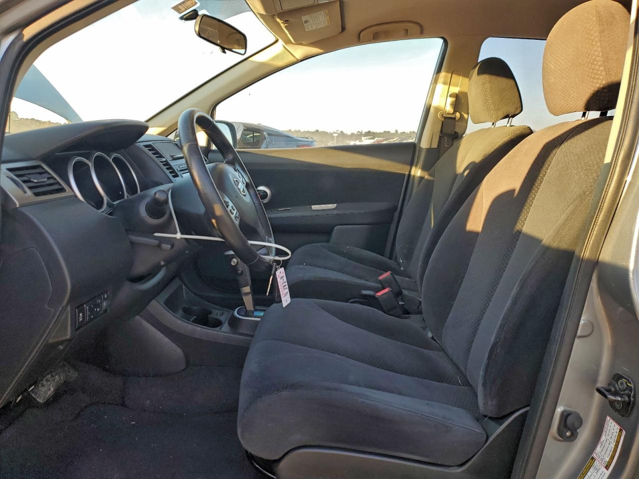 2012 NISSAN VERSA S photo 13