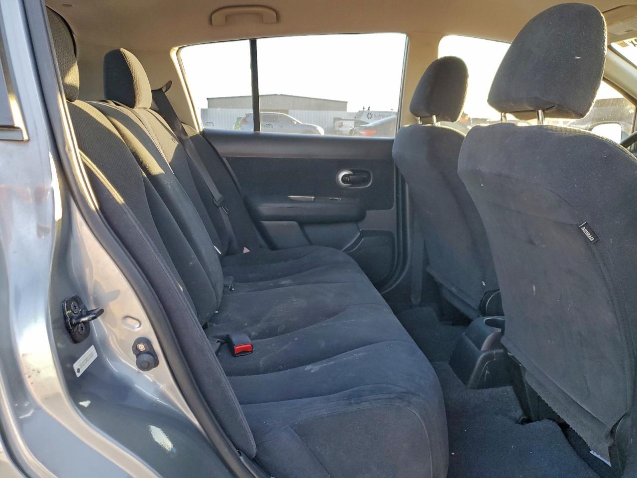 2012 NISSAN VERSA S photo 21