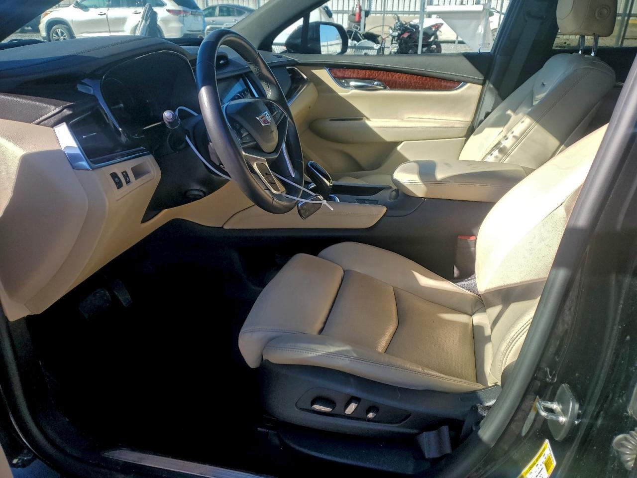 2017 CADILLAC XT5 LUXURY photo 7