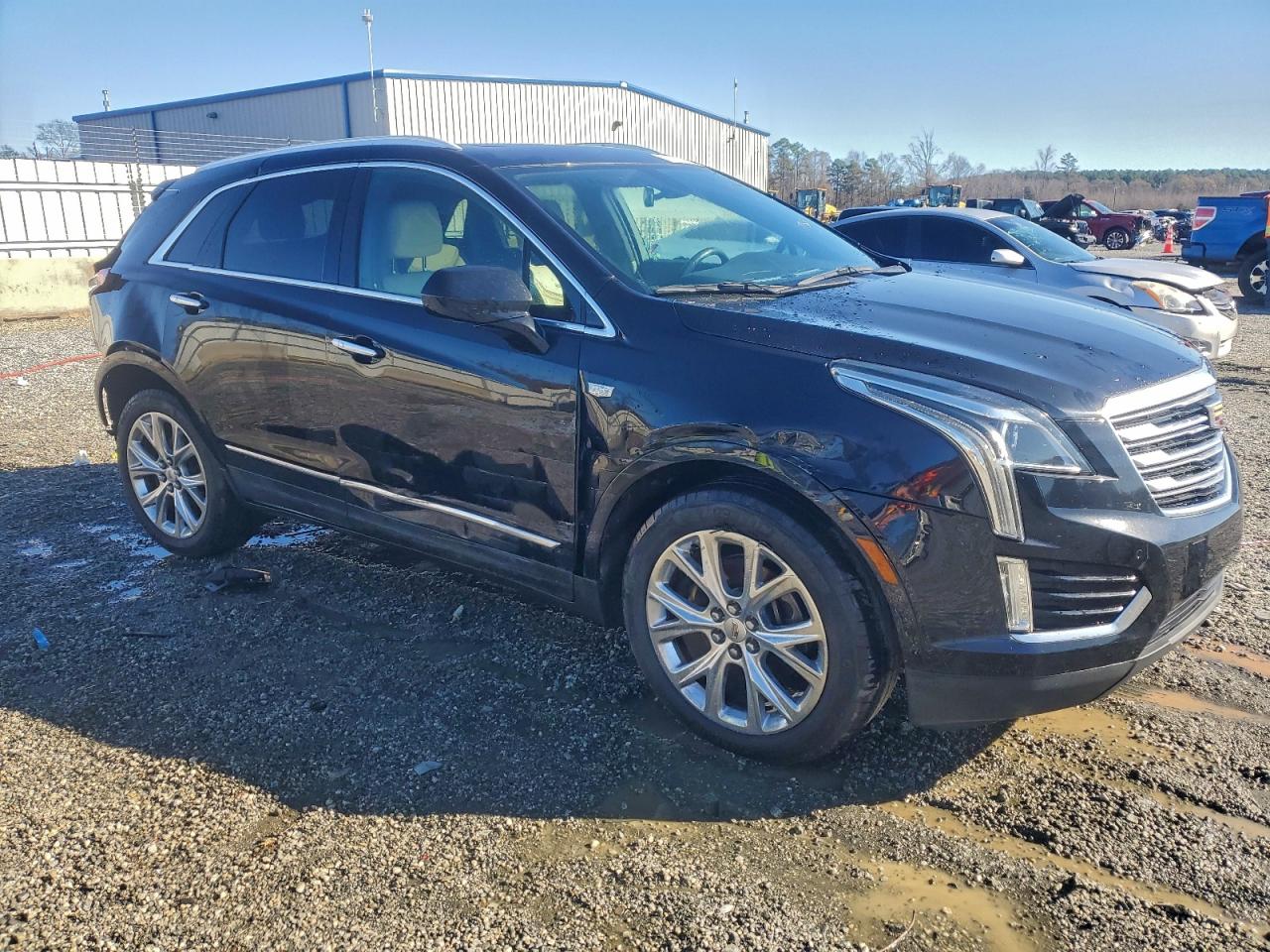2017 CADILLAC XT5 LUXURY photo 4