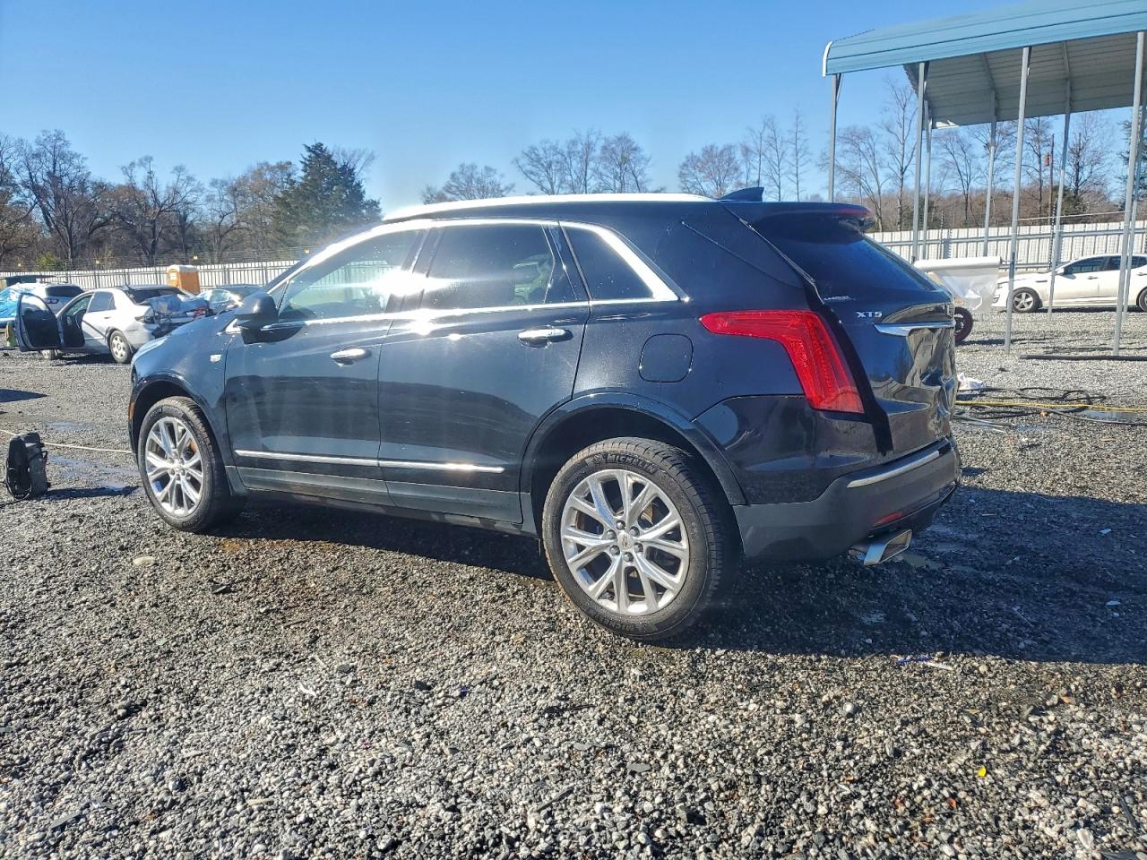 2017 CADILLAC XT5 LUXURY photo 2