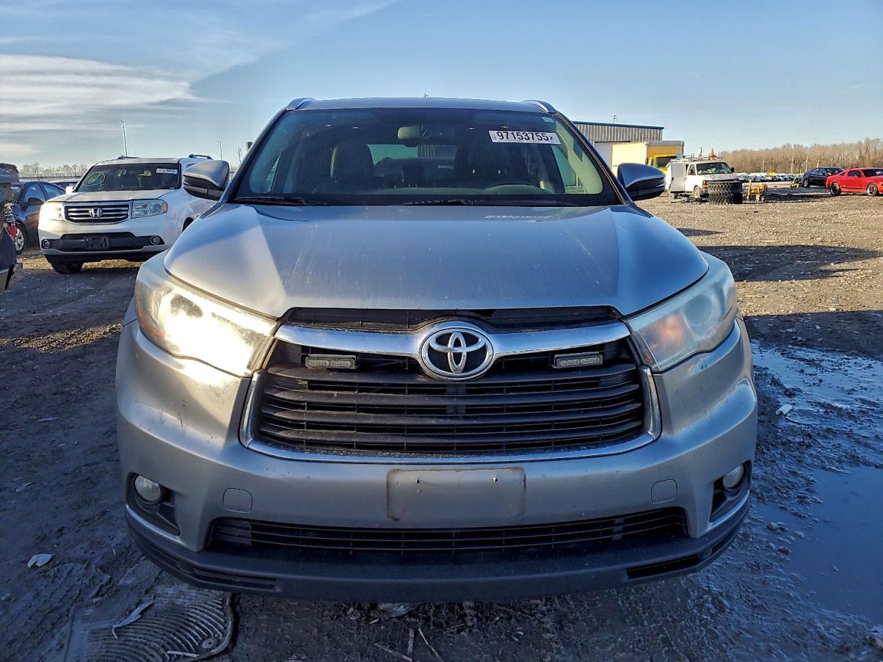 2016 TOYOTA HIGHLANDER XLE photo 13